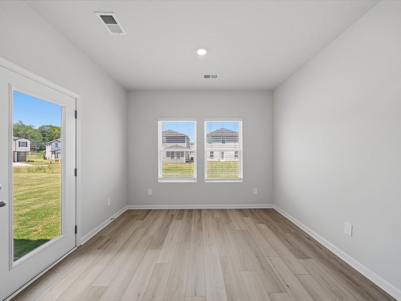 Spacious, unfurnished interior of a new home in Pleasant Brook, Greenville (Image 13).
