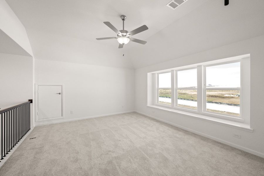 Representative unfurnished interior of a home built from the Sandstone II by Pacesetter Homes in Timberbrook, Justin (Image 23).