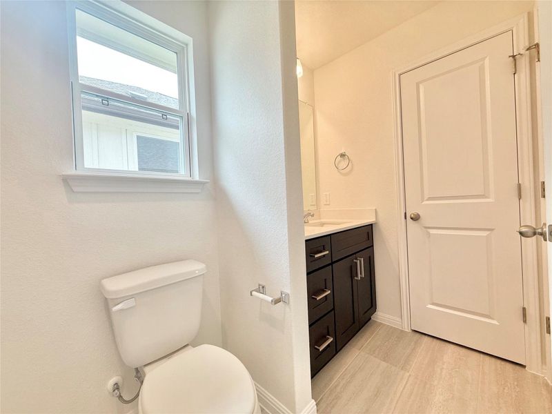 Furnished interior view inside a new home in Porter Country, Buda (Image 5).