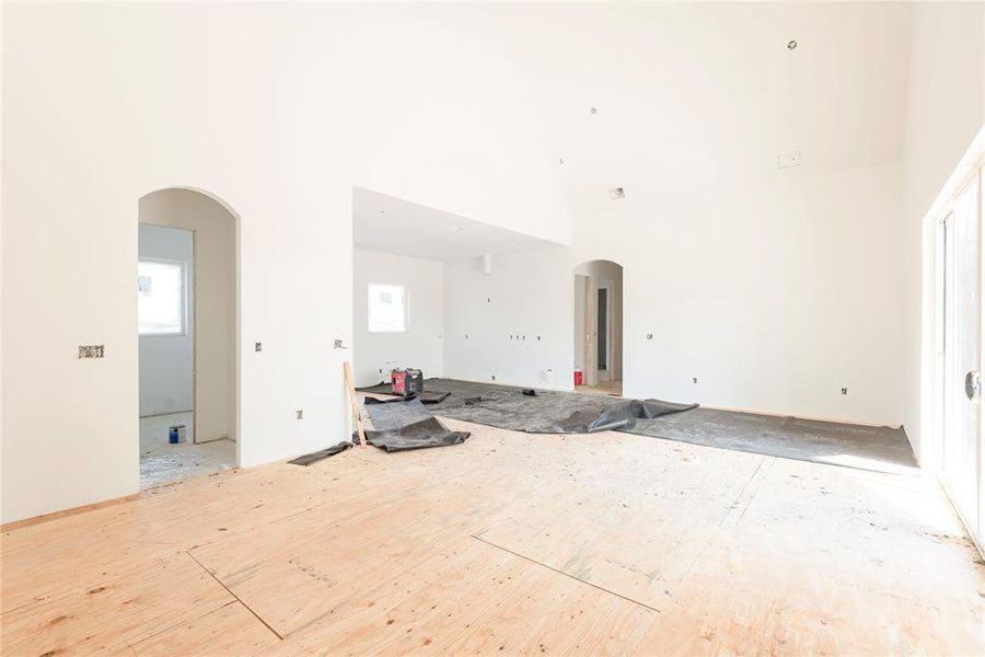 Spacious, unfurnished interior of a new home in , Celeste (Image 3).