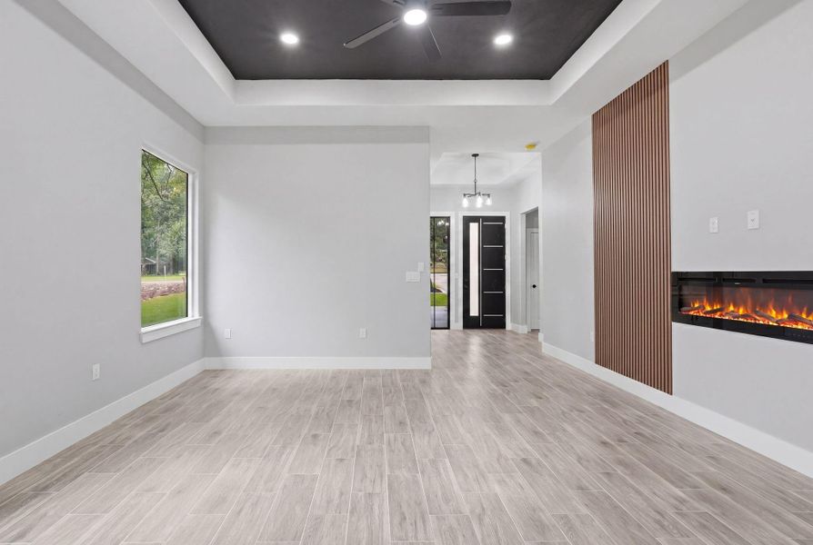 Spacious, unfurnished interior of a new home in , Willis (Image 26).