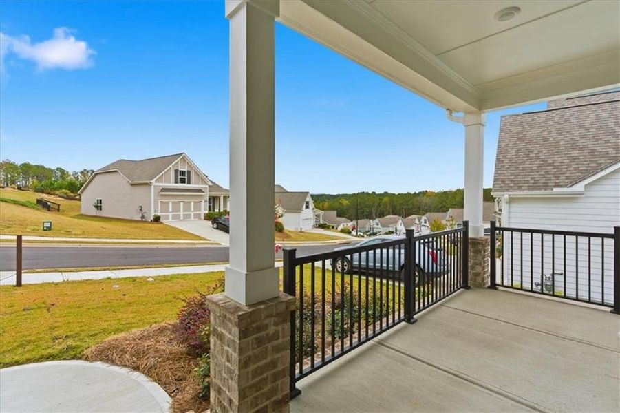 Exterior details and patio area of a home in , Dallas (Image 4).