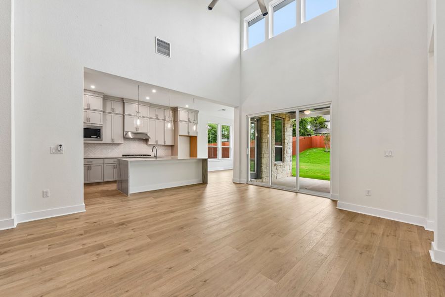 Spacious, unfurnished interior of a new home in Sauls Ranch, Round Rock (Image 12).
