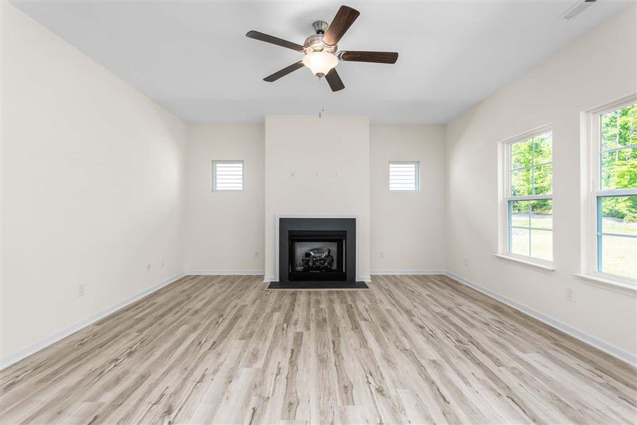 Spacious, unfurnished interior of a new home in Avondale, Greensboro (Image 24).