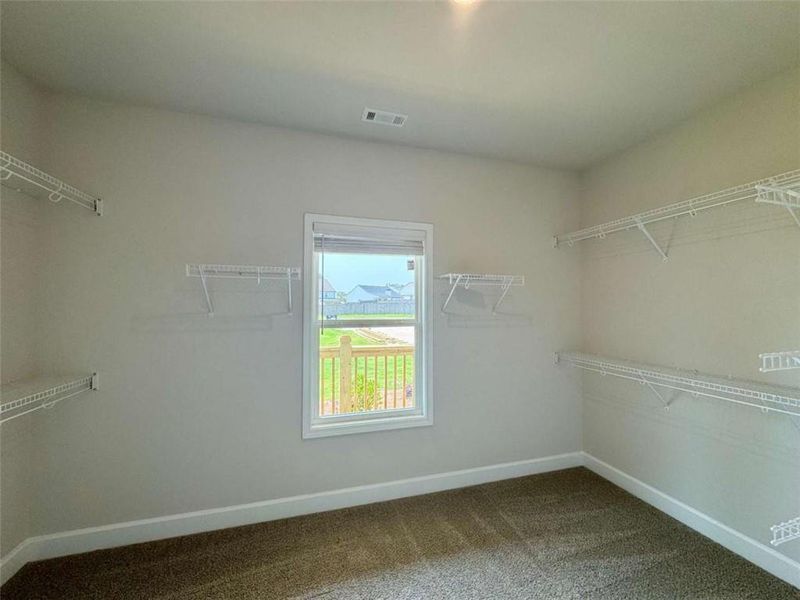 Spacious, unfurnished interior of a new home in , Lula (Image 19).