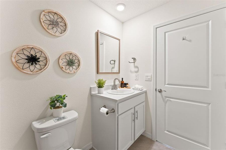 Furnished interior view inside a new home in , Spring Hill (Image 73).