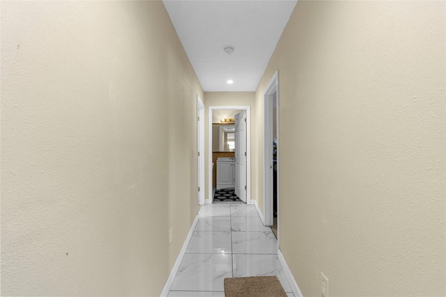Spacious, unfurnished interior of a new home in , Clewiston (Image 12).