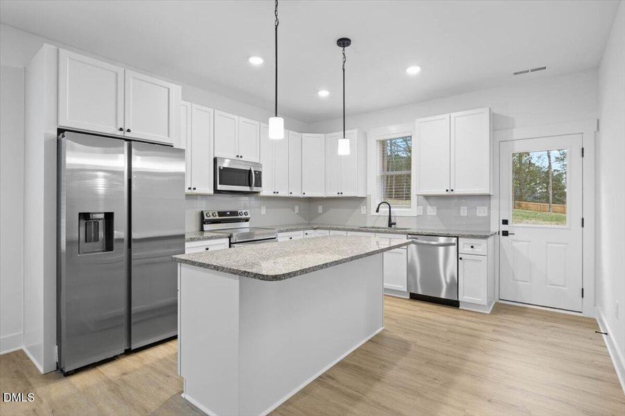 06-929 Jasmine - Open Peek Media-6