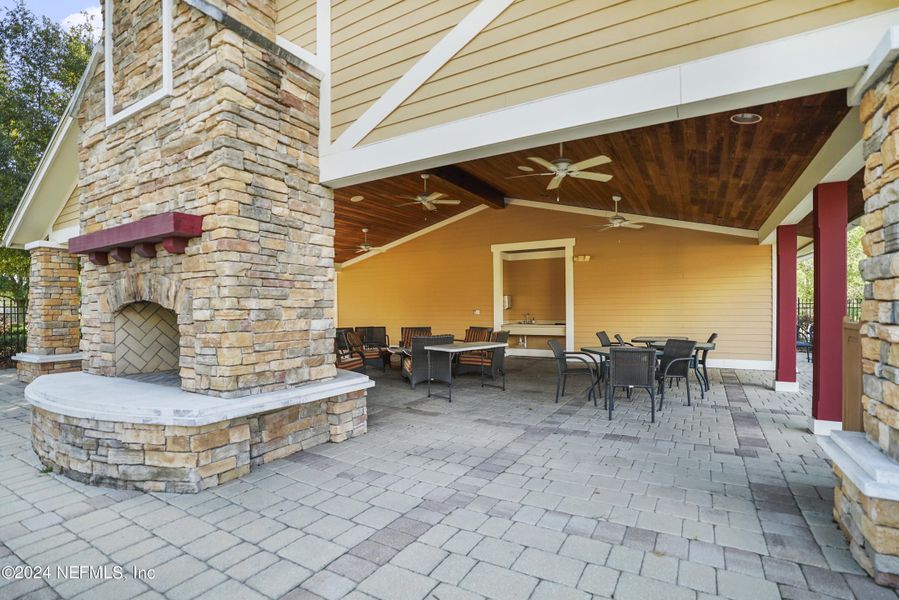 Exterior details and patio area of a home in , Green Cove Springs (Image 17).