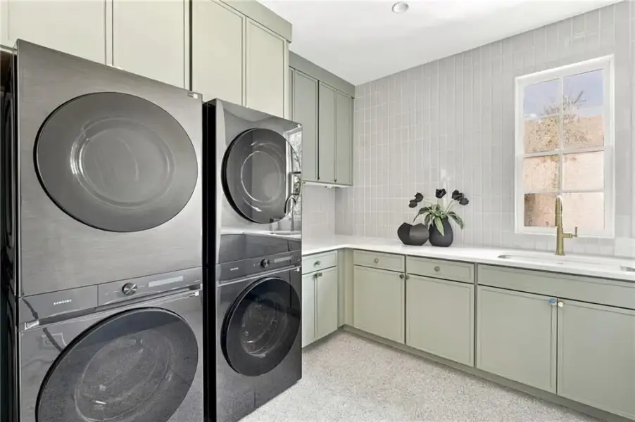 Furnished interior view inside a new home in , Atlanta (Image 45).