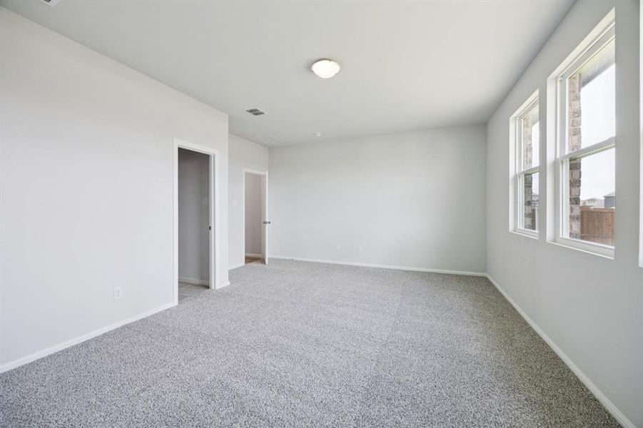 Spacious, unfurnished interior of a new home in Bellagio, Forney (Image 13).