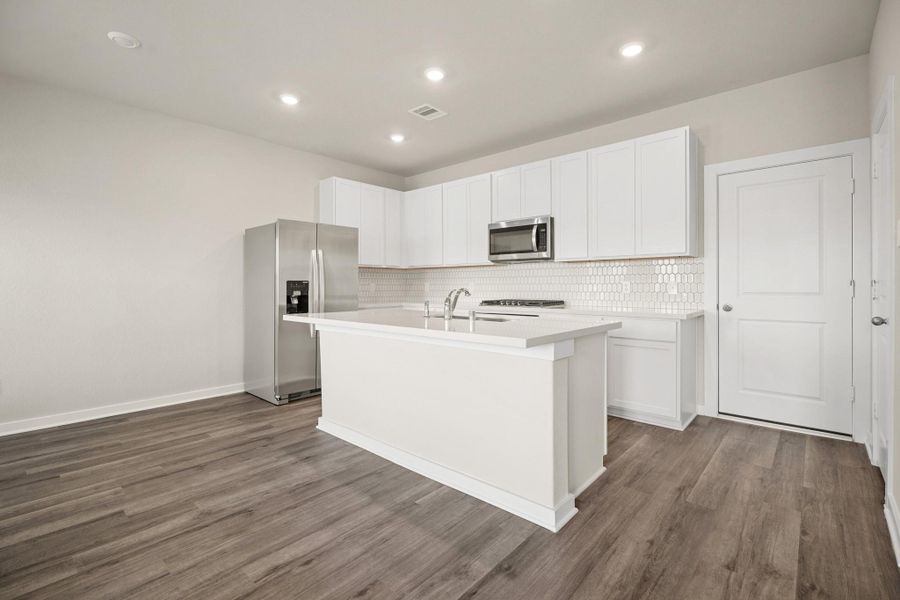 Furnished interior view inside a new home in Laurel Landing, Alvin (Image 5). Furnished interior view inside a new home in Laurel Landing, Alvin (Image 5).