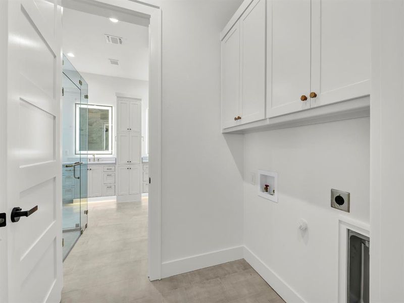 Spacious, unfurnished interior of a new home in , Weatherford (Image 23). Spacious, unfurnished interior of a new home in , Weatherford (Image 23).