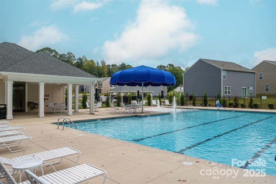 Community amenities in Mills at Long Creek, Dallas (Image 28).