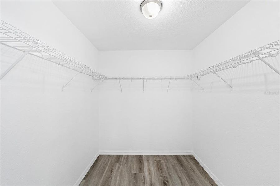Spacious, unfurnished interior of a new home in , Dunnellon (Image 25).