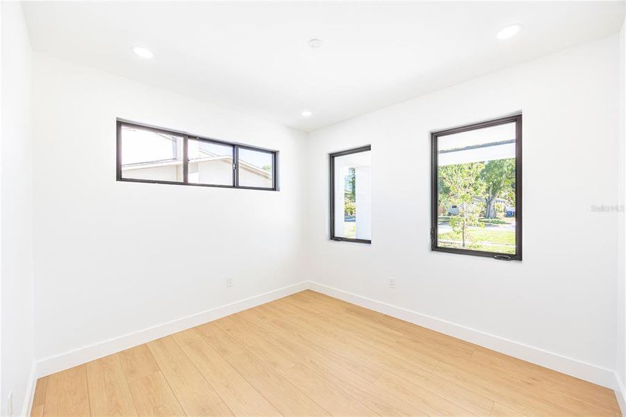 Spacious, unfurnished interior of a new home in , St. Petersburg (Image 55).