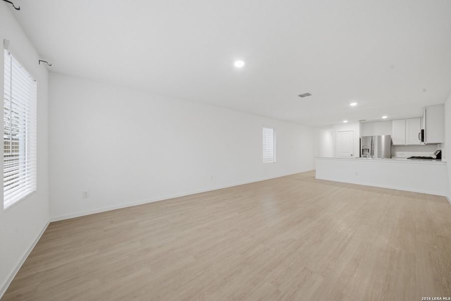 Spacious, unfurnished interior of a new home in Morgan Heights, San Antonio (Image 14).