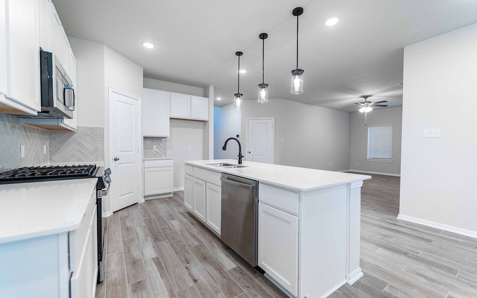 Furnished interior view inside a new home in Lago Mar, Texas City (Image 5).