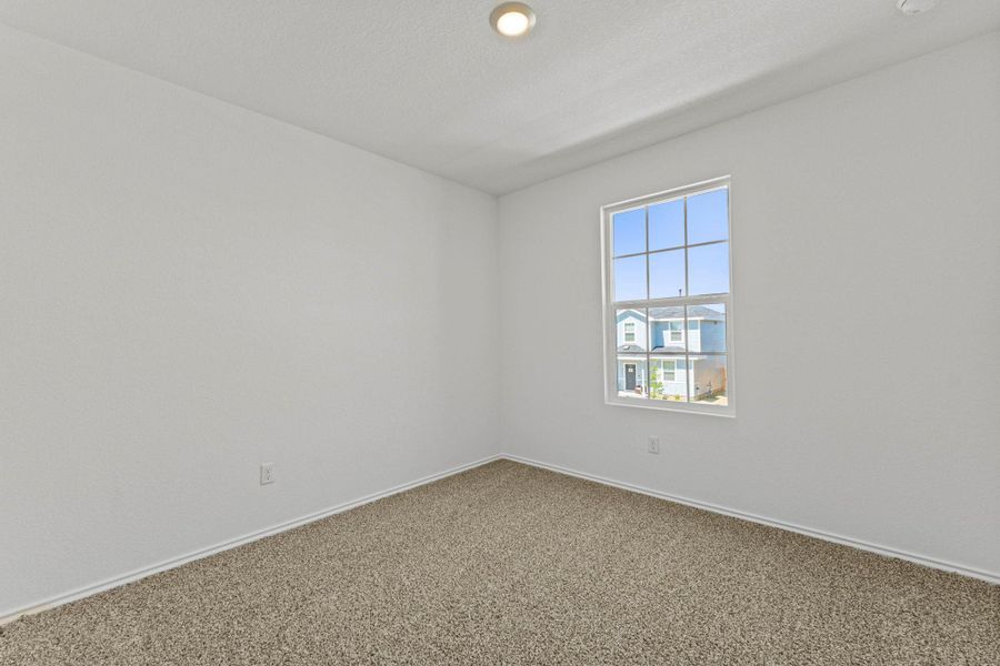 Spacious, unfurnished interior of a new home in Valverde, Bastrop (Image 27).