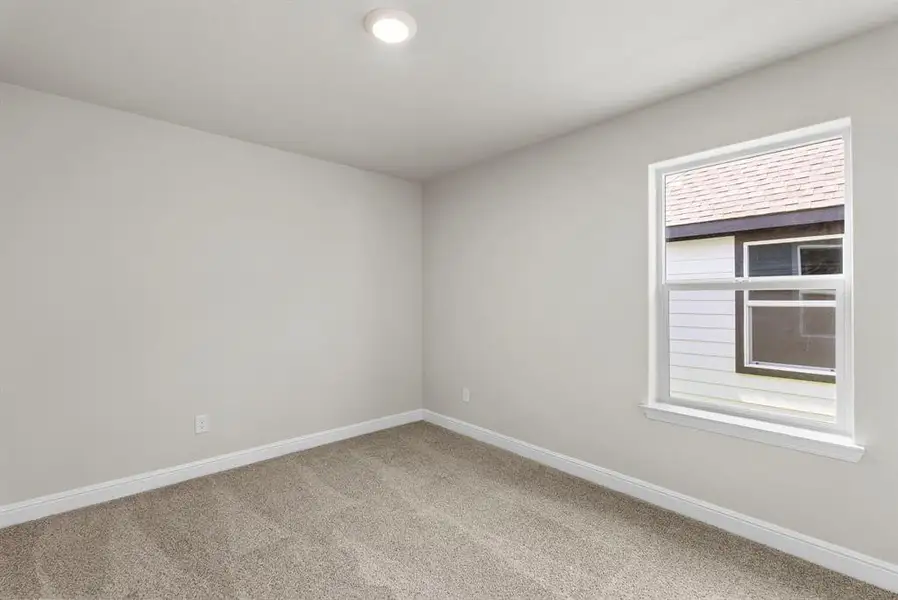 Spacious, unfurnished interior of a new home in Sandstone Estates, Granbury (Image 14).