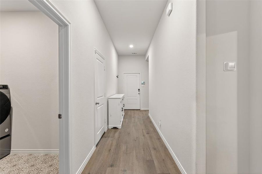 Spacious, unfurnished interior of a new home in , Anna (Image 22).