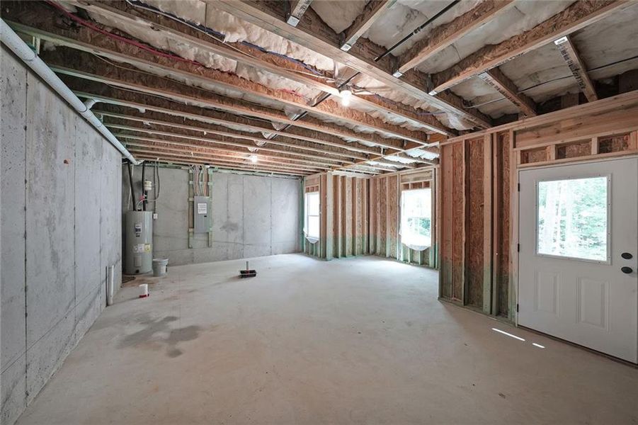 Spacious, unfurnished interior of a new home in , Dahlonega (Image 10).