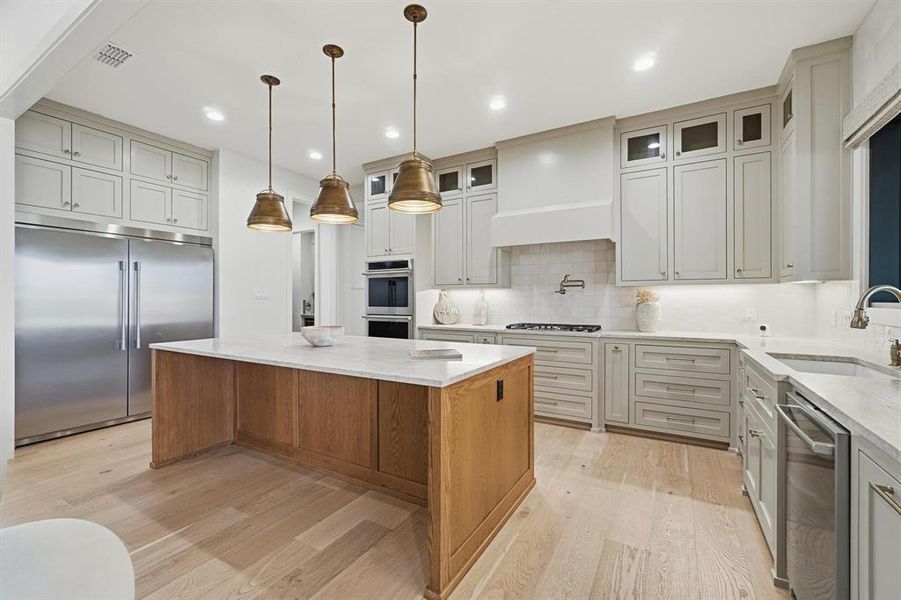 Furnished interior view inside a new home in , Abilene (Image 13).