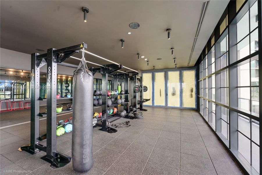 Community amenities in , Miami (Image 21).