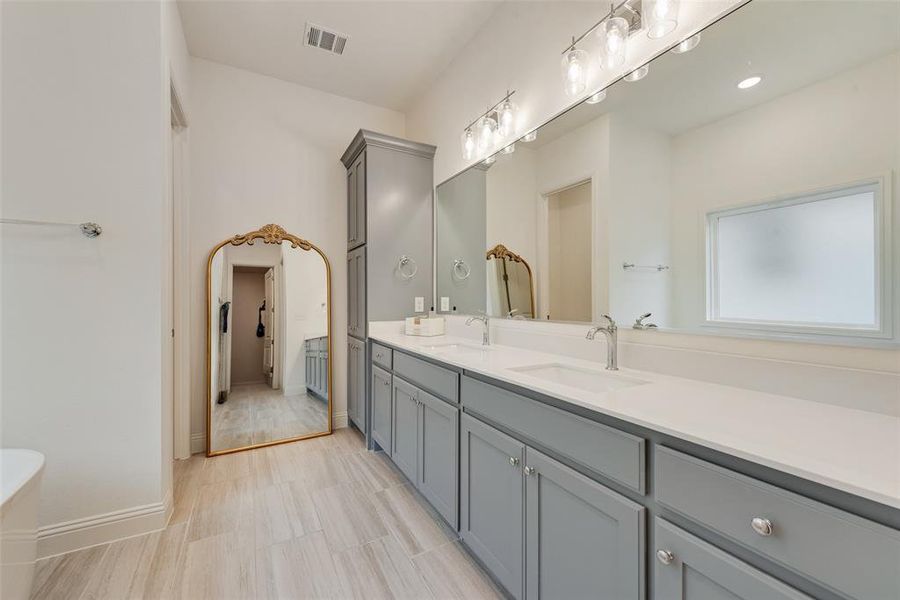 Furnished interior view inside a new home in , Aledo (Image 14).