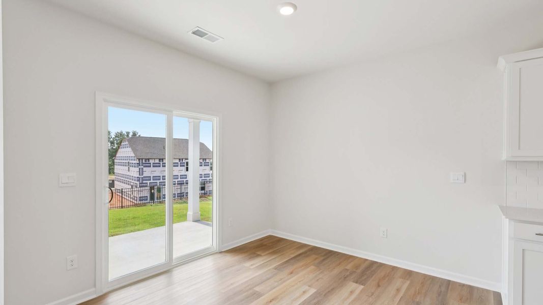 Representative unfurnished interior of a home built from the Cali by D.R. Horton in Granite Falls, Lancaster (Image 19).