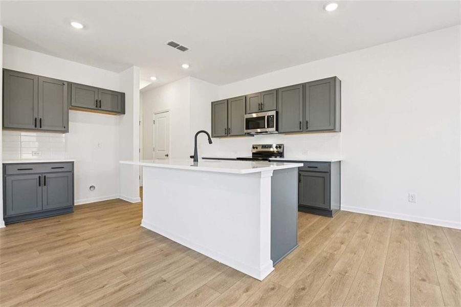 Furnished interior view inside a new home in Leydenview, Mableton (Image 6). Furnished interior view inside a new home in Leydenview, Mableton (Image 6).