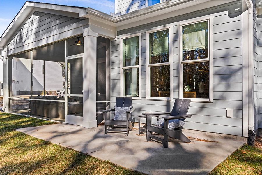 Representative exterior details of a home built from the The Emerson by RobuckHomes in Stonehedge, Leesville (Image 27).