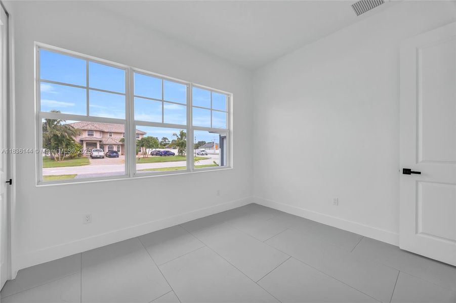 Spacious, unfurnished interior of a new home in , Port St. Lucie (Image 23).