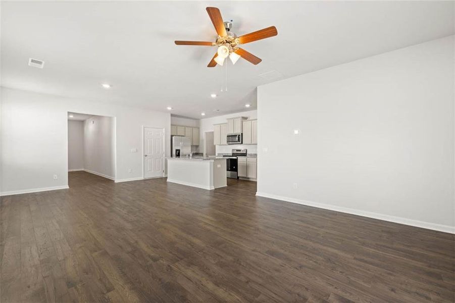 Spacious, unfurnished interior of a new home in Shoal Creek, Hampton (Image 19).