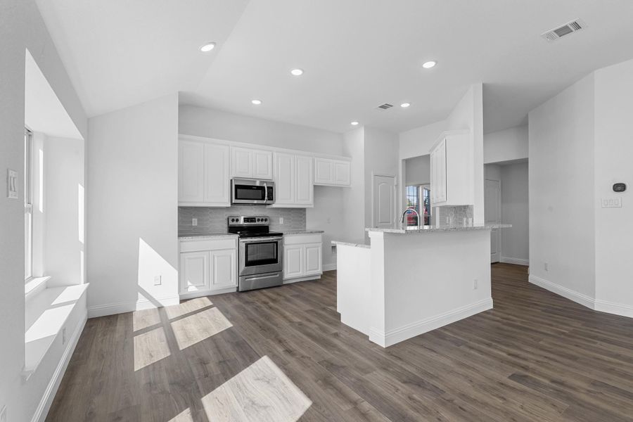 Representative furnished interior of a home built from the Hanover by Cheldan Homes in Craftsmen's Corner, Cleburne (Image 42).