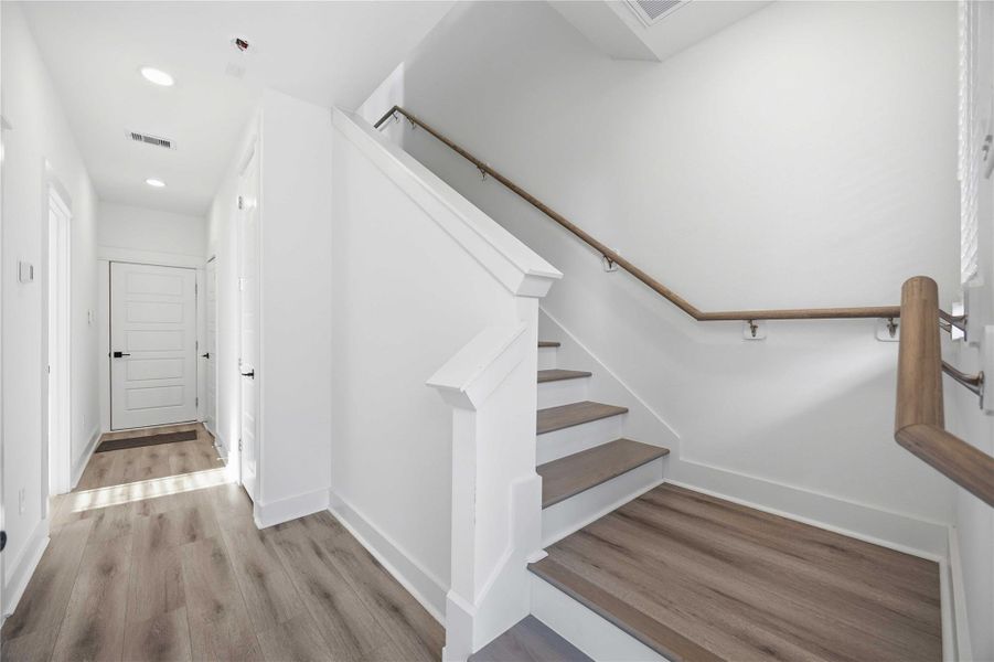 Spacious, unfurnished interior of a new home in , Houston (Image 20).