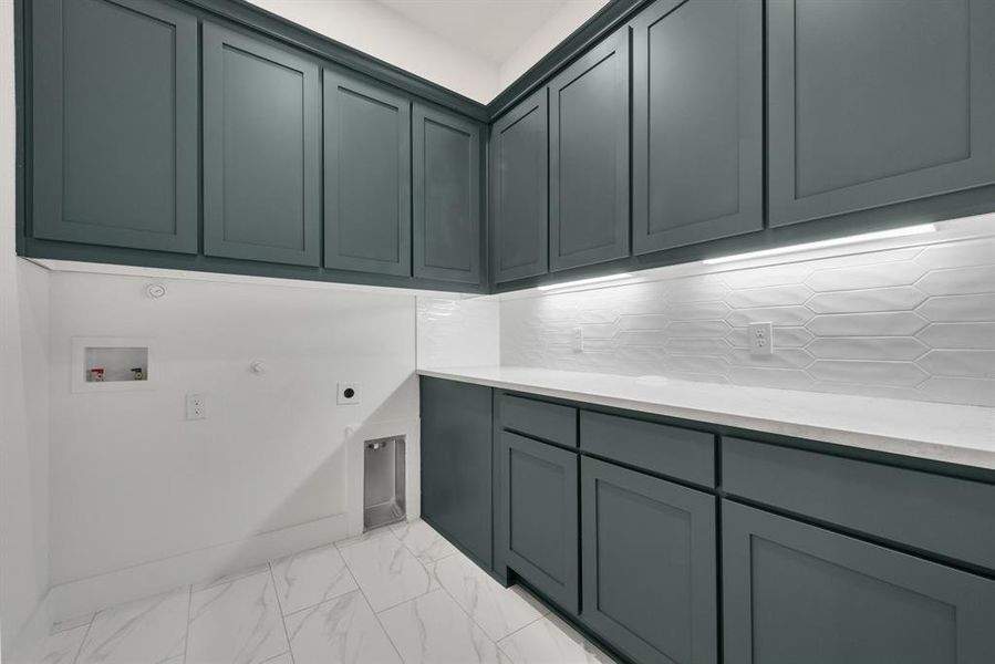 Furnished interior view inside a new home in King Crossing Estates, Van Alstyne (Image 8).