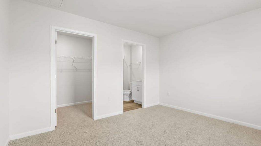 Spacious, unfurnished interior of a new home in Seneca Falls, Seneca (Image 24).