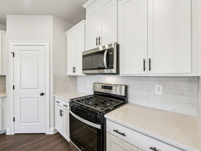 The Chatham floorplan with the Balanced White interior package.