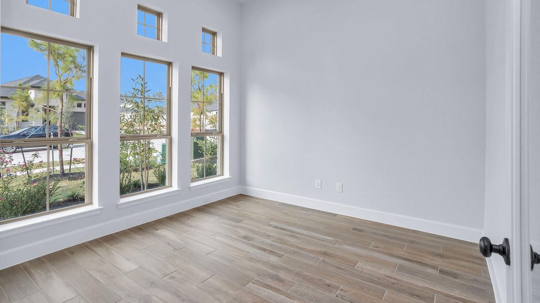 Spacious, unfurnished interior of a new home in Woodhavyn 50', Magnolia (Image 12).