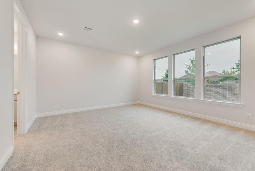 Spacious, unfurnished interior of a new home in Valencia On The Lake, Little Elm (Image 26).