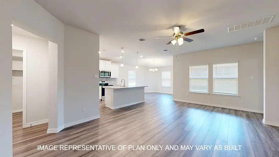 Spacious, unfurnished interior of a new home in Three Creeks - Colt Creek, Belton (Image 13).