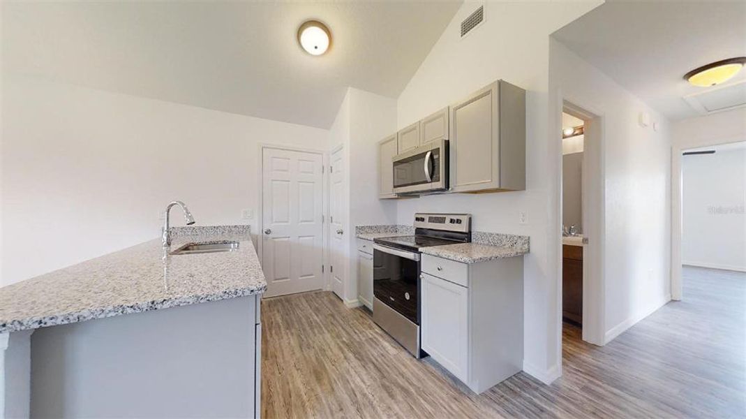 Furnished interior view inside a new home in , Dunnellon (Image 10).