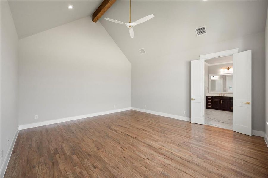 Spacious, unfurnished interior of a new home in , Waxahachie (Image 33).