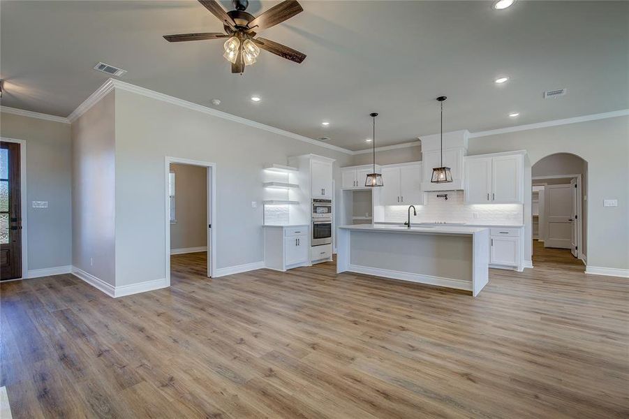 Spacious, unfurnished interior of a new home in , Greenville (Image 20).