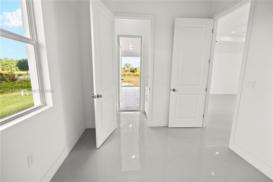 Spacious, unfurnished interior of a new home in , Lehigh Acres (Image 24).