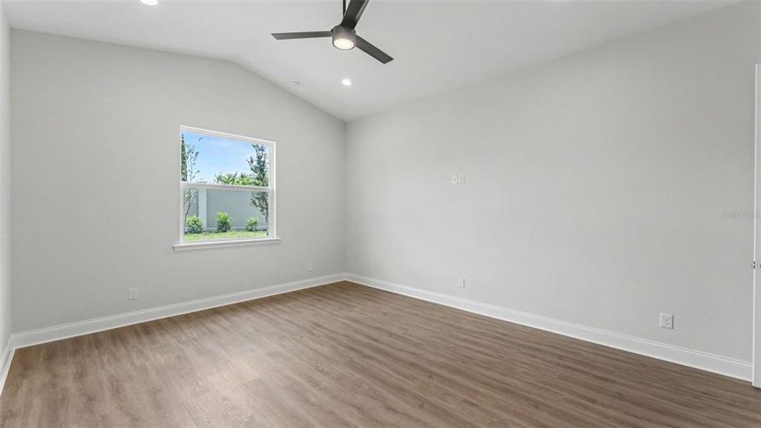 Spacious, unfurnished interior of a new home in , Lakeland (Image 34).