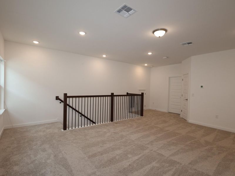 Spacious, unfurnished interior of a new home in Barksdale, Leander (Image 12).