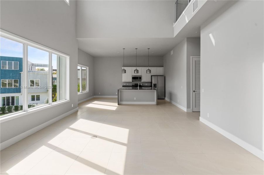 Spacious, unfurnished interior of a new home in , Reunion (Image 11). Spacious, unfurnished interior of a new home in , Reunion (Image 11).