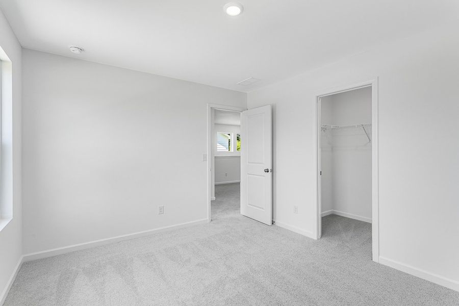 Spacious, unfurnished interior of a new home in Heritage River, Euharlee (Image 23).